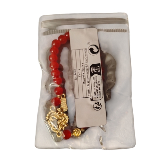 Elegant Red Beaded Bracelet with Faux Gold Dragon Accents - Picture 2 of 3